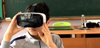 4월 17일 대명중학교 전문인과 함께하는 체험(VR체험) 관련사진